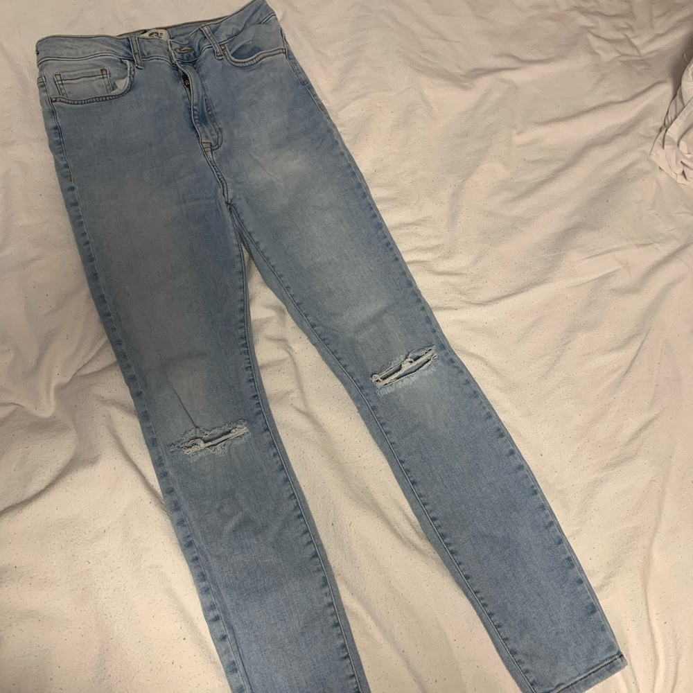 Forever 21 light-wash ripped jeans